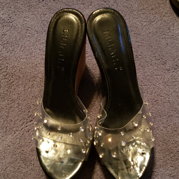 Platform - Picture 2 of 3